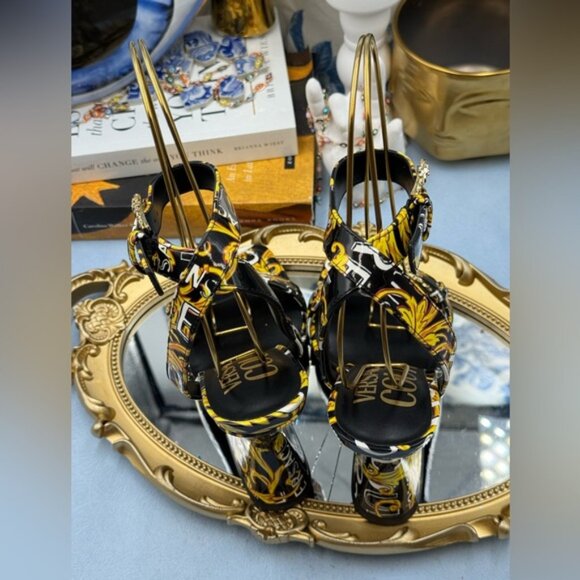 🆕 VERSACE JEANS COUTURE 🧿 NWOB Logo Couture Kirsten Heeled Sandals, Black Sz 7 - Picture 10 of 16